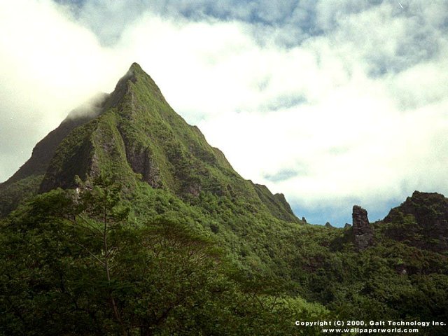 'Green Mountain' 640x480 Free 3D Wallpaper