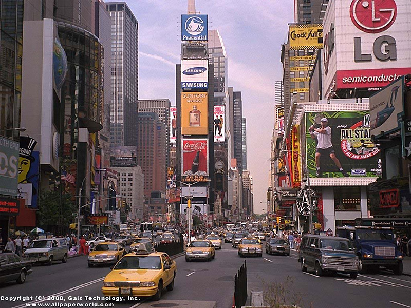 'Taxis in Time Square' 800x600 Free 3D Wallpaper