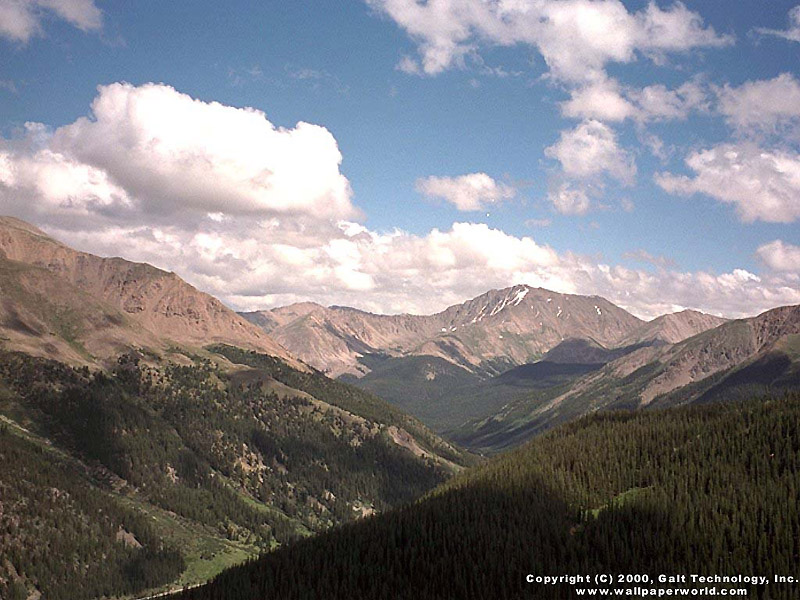 'Rocky Mountains' 800x600 Free 3D Wallpaper